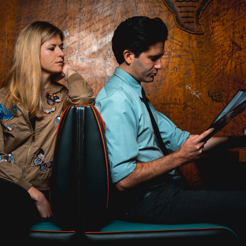 Still corners перевод. Группа still Corners. Tessa Murray. Dead Blue still Corners. Still Corners - the last exit (2021).