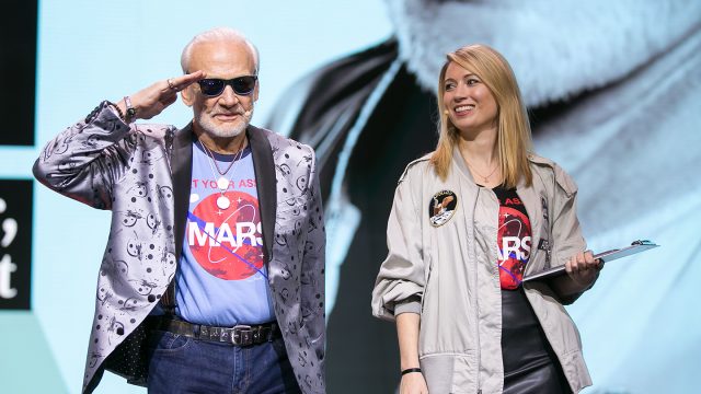 Buzz Aldrin at the me Convention with moderator Sarah Cruddas. Copyright Daimler AG