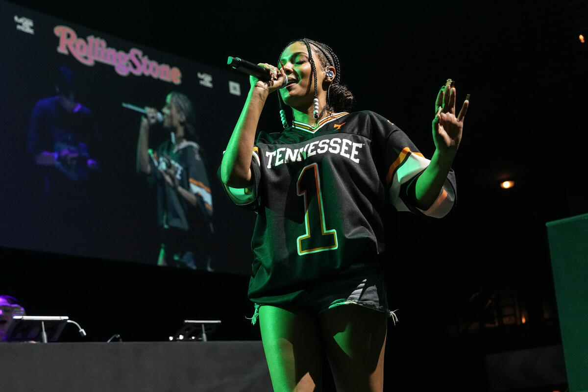 Samara Cyn - Photo by Amy E. Price