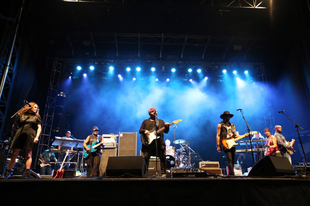 AUSTIN, TX - MARCH 17: Musicians perform onstage at the Prince Tribute Concert during 2017 SXSW Conference and Festivals at Lady Bird Lake on March 17, 2017 in Austin, Texas. (Photo by Hutton Supancic/Getty Images for SXSW)
